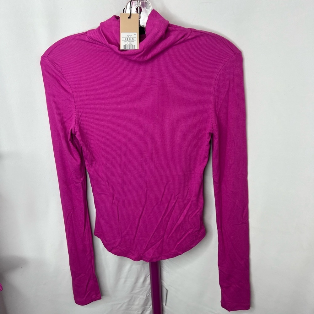 Forever 21 Fuchsia Long Sleeve Top